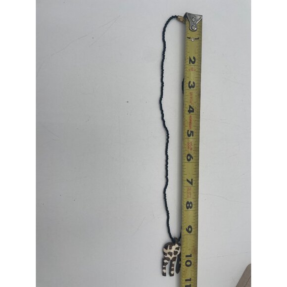 Handmade Beaded Necklace Carved Giraffe Pendant & Gold Clasp - Picture 4 of 4